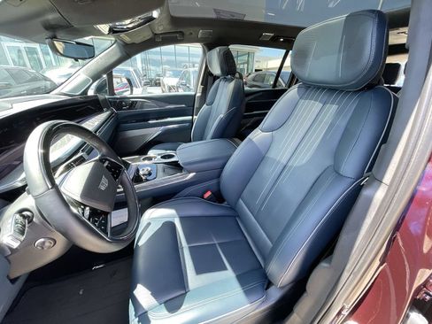 Used 2025 Cadillac Escalade IQ Luxury 2 w/ LPO, Premium Carpet Package AWD/4WD image 18