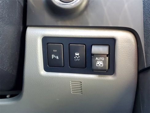 Used 2020 Toyota Sequoia Platinum image 32