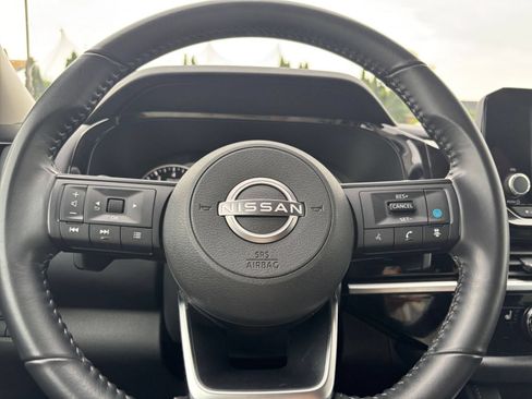 Used 2025 Nissan Pathfinder SV AWD/4WD image 30