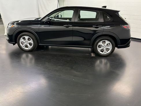 Used 2024 Honda HR-V LX image 2