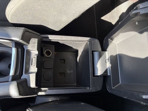 Used 2018 MAZDA MAZDA3 Sport w/ Preferred Equipment Package image 17