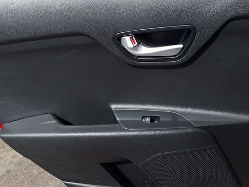 Used 2020 Kia Rio S image 12