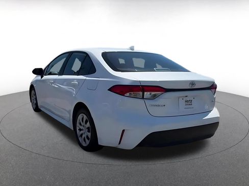 Used 2025 Toyota Corolla LE FWD image 11