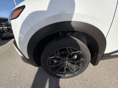 New 2026 Nissan Kicks SR w/ Cold Weather Package image 10