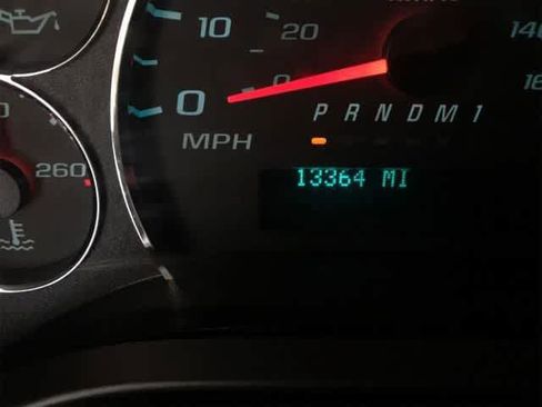 Used 2024 GMC Savana 2500 w/ Driver Convenience Package image 8