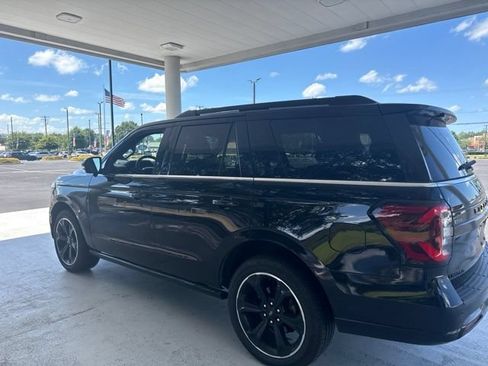 Used 2023 Ford Expedition Limited AWD/4WD image 6