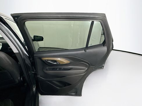 Used 2019 GMC Terrain SLE FWD image 29