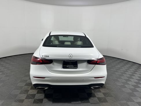 Used 2022 Mercedes-Benz E 350 Sedan image 4