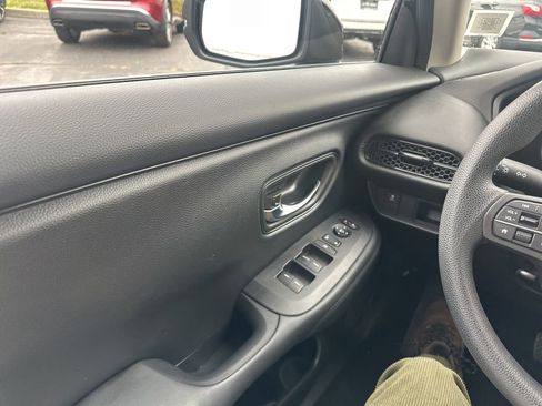 Used 2023 Honda HR-V LX image 20