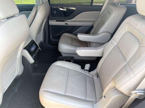Used 2022 Lincoln Aviator Reserve w/ Equipment Group 201A RWD image 13