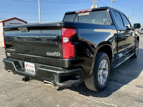 Used 2021 Chevrolet Silverado 1500 High Country w/ Technology Package image 12