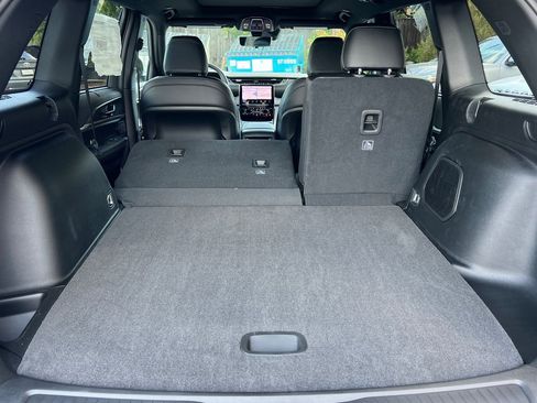 New 2025 Jeep Grand Cherokee Limited w/ Luxury Tech Group II image 15