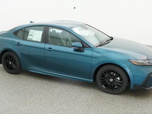 New 2026 Toyota Camry SE FWD image 15