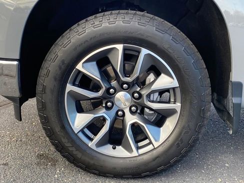 Certified 2024 Chevrolet Silverado 1500 LT image 22