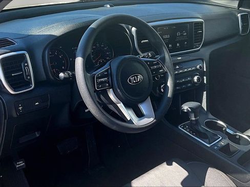 Used 2020 Kia Sportage LX image 17