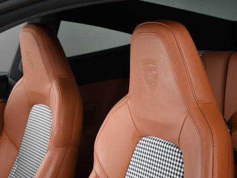 Used 2024 Porsche 911 Carrera S RWD image 23