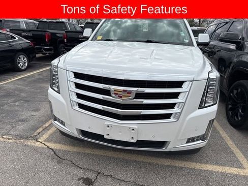Used 2016 Cadillac Escalade ESV Luxury image 5