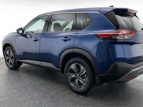 Used 2025 Nissan Rogue SV image 6