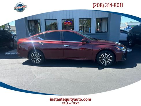 Used 2023 Nissan Altima 2.5 SV AWD/4WD image 1