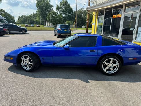 Used 1994 Chevrolet Corvette Coupe RWD image 3