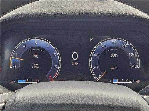 Used 2024 Jeep Grand Cherokee Laredo RWD image 9