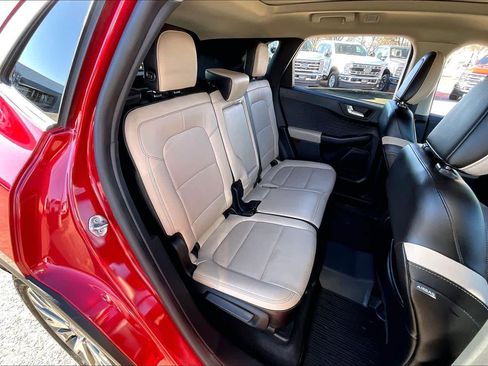 Used 2020 Ford Escape Titanium image 19