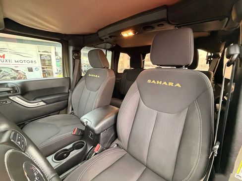 Used 2015 Jeep Wrangler Unlimited Sahara w/ Connectivity Group image 10