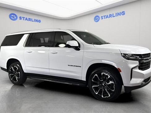 Used 2023 Chevrolet Suburban LT image 12