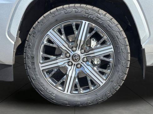 Used 2023 Toyota Sequoia Capstone AWD/4WD image 11