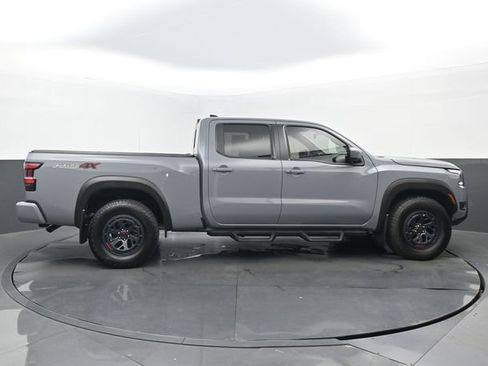 Used 2025 Nissan Frontier PRO-4X image 2