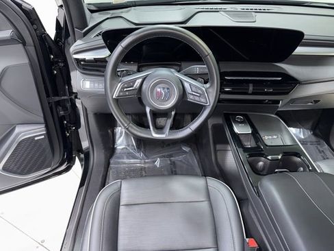 Used 2025 Buick Enclave Sport Touring image 17