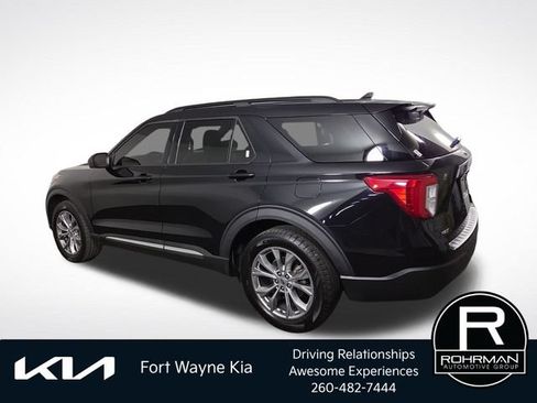 Used 2021 Ford Explorer XLT w/ Equipment Group 202A AWD/4WD image 11