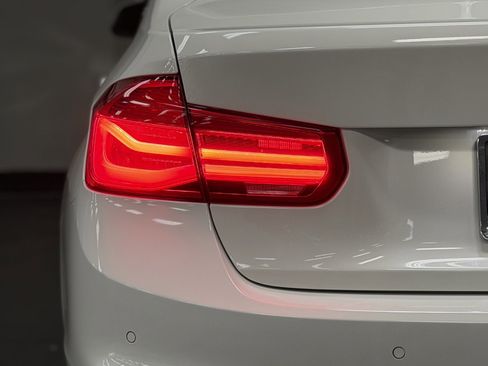 Used 2018 BMW 330e 330e iPerformance image 13