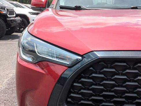 Used 2022 Toyota Corolla Cross LE w/ Moonroof Package FWD image 10