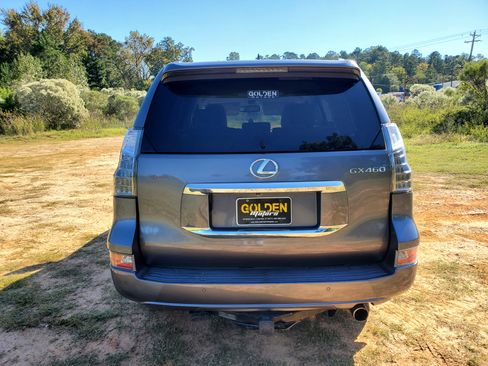 Used 2015 Lexus GX 460 image 11