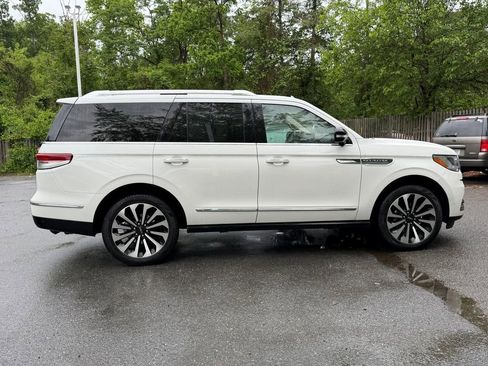 Certified 2024 Lincoln Navigator Reserve AWD/4WD image 8