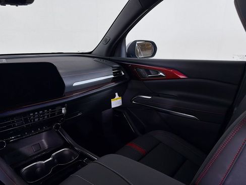 New 2026 Chevrolet Traverse RS w/ LPO, Floor Liner Package AWD/4WD image 20