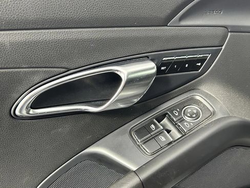 Used 2015 Porsche Cayman RWD image 28