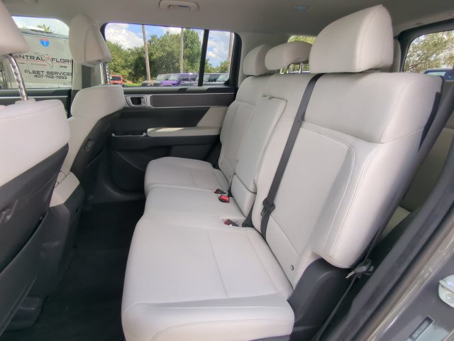Used 2025 Hyundai Santa Fe SE FWD image 17