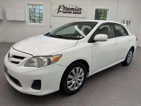 Used 2012 Toyota Corolla LE FWD image 1