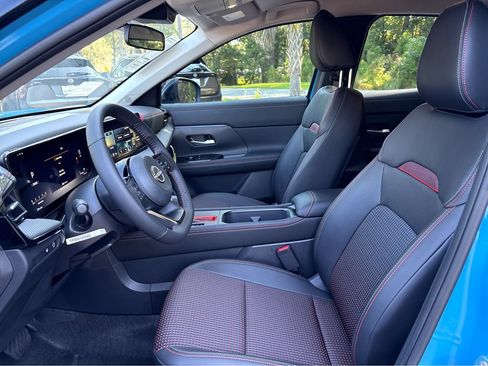 Used 2025 Nissan Kicks SR FWD image 20