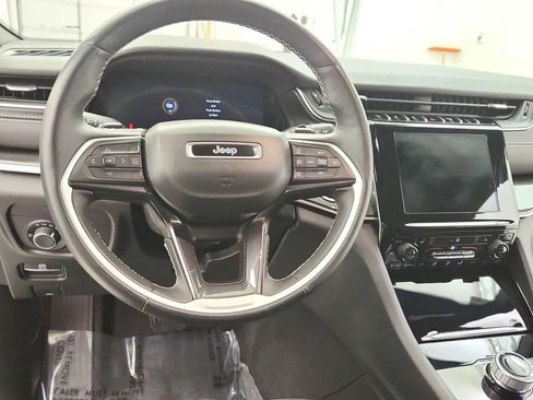 Used 2021 Jeep Grand Cherokee L Laredo image 25