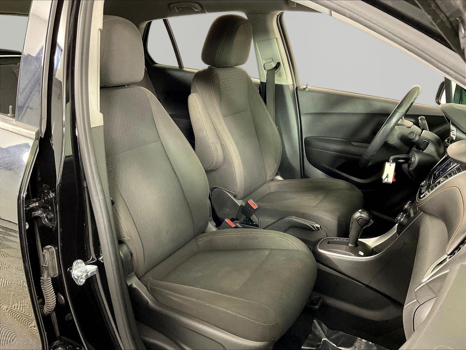 Used 2020 Chevrolet Trax LS w/ Tint and Cruise Package FWD image 26