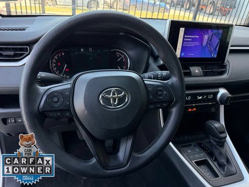 Used 2025 Toyota RAV4 XLE FWD image 10