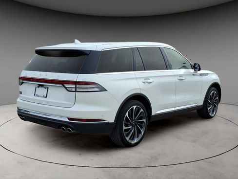 Used 2023 Lincoln Aviator Reserve w/ Equipment Group 201A image 9
