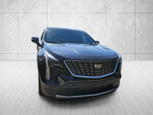 Used 2023 Cadillac XT4 Premium Luxury AWD/4WD image 4