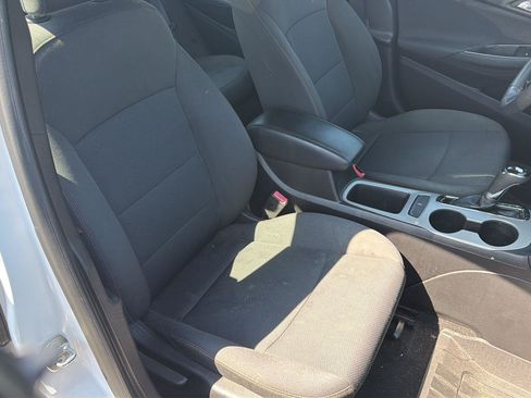 Used 2018 Chevrolet Cruze LS FWD image 14