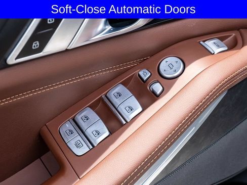 Used 2025 BMW X7 xDrive40i w/ M Sport Package AWD/4WD image 15