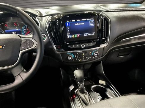 Used 2023 Chevrolet Traverse LT FWD image 9