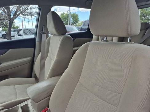 Used 2015 Nissan Rogue S AWD/4WD image 18